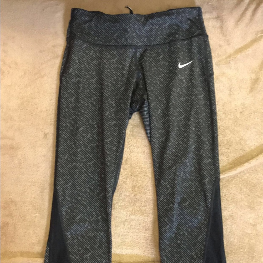 Nike cropped leggings